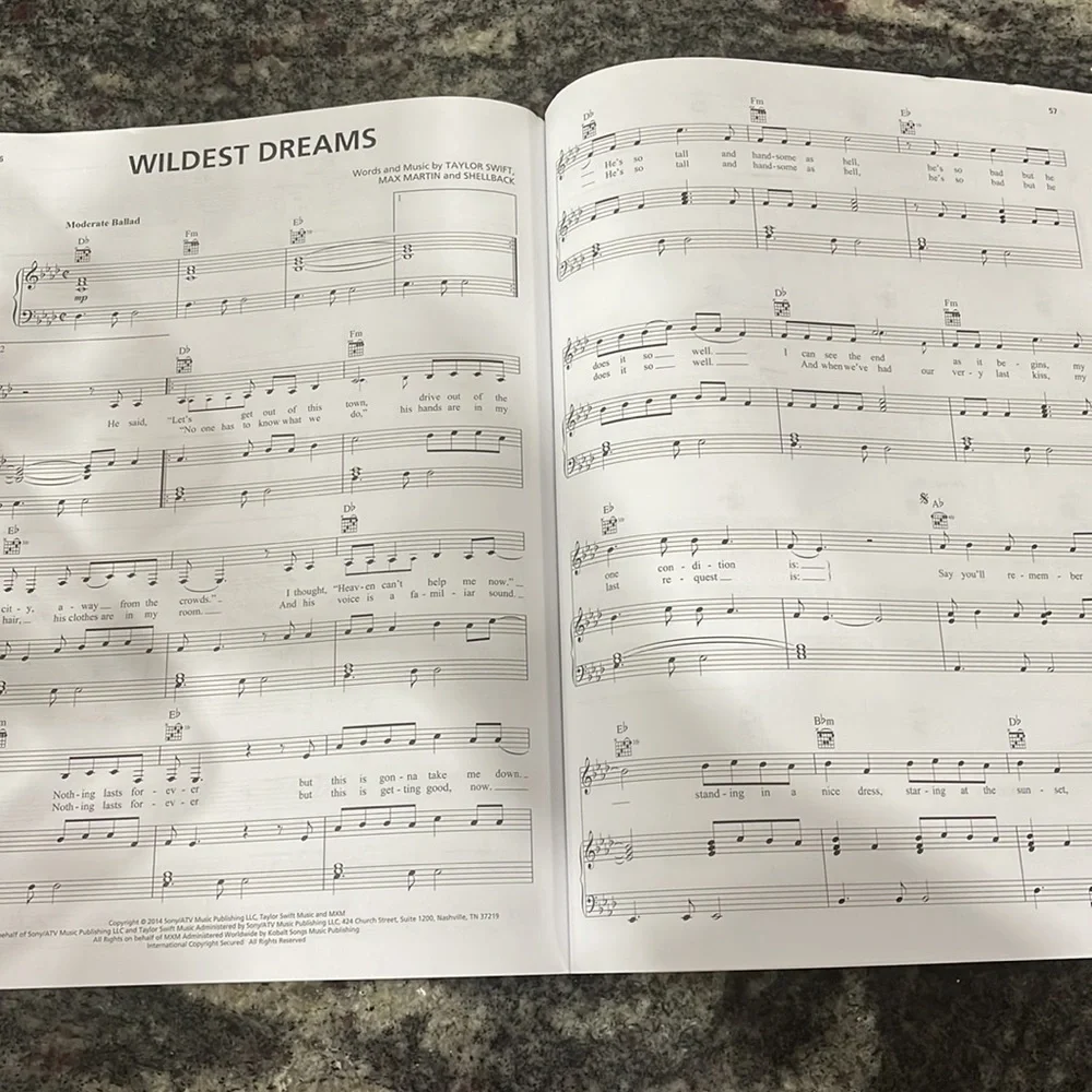 Taylor Swift Bundle - Picture 9 of 9